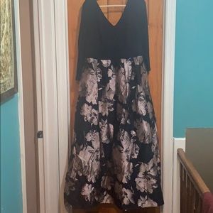 XSCAPE 16W Evening Dress